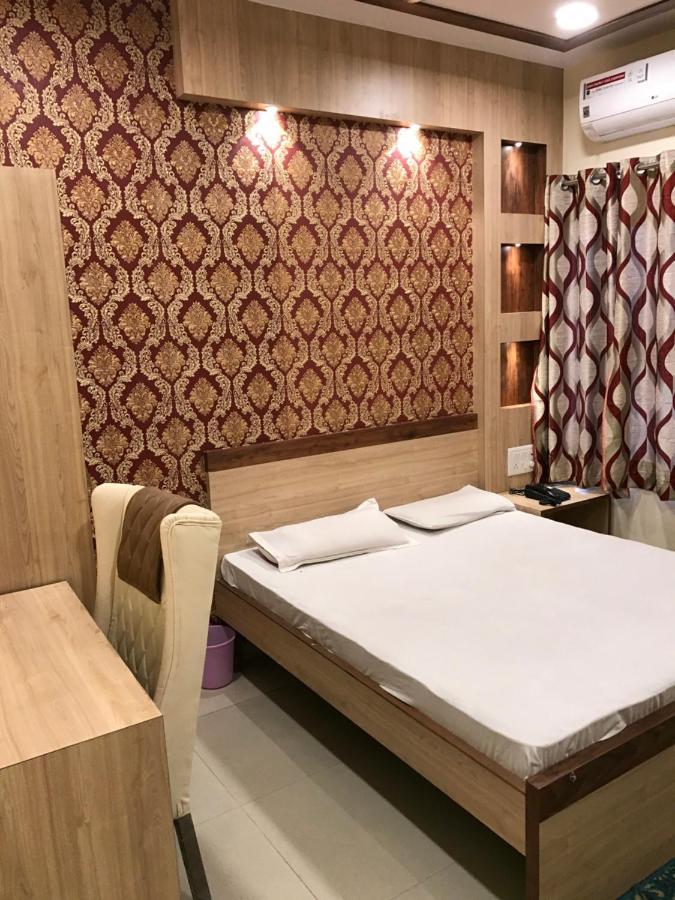 โรงแรมนาฏราช Bulandshahr ภายนอก รูปภาพ