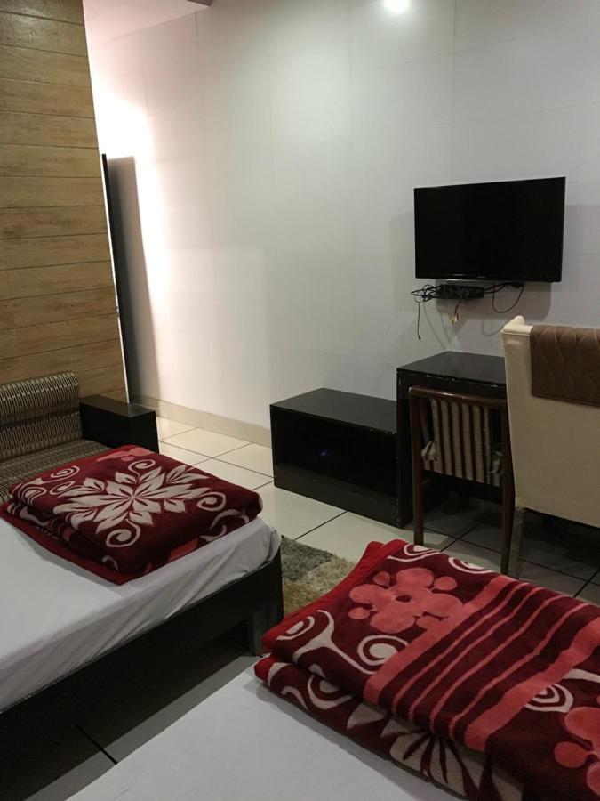 โรงแรมนาฏราช Bulandshahr ภายนอก รูปภาพ